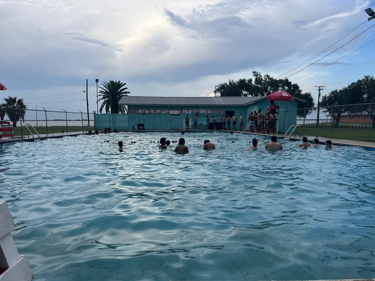 Travis Hoffer tweet media