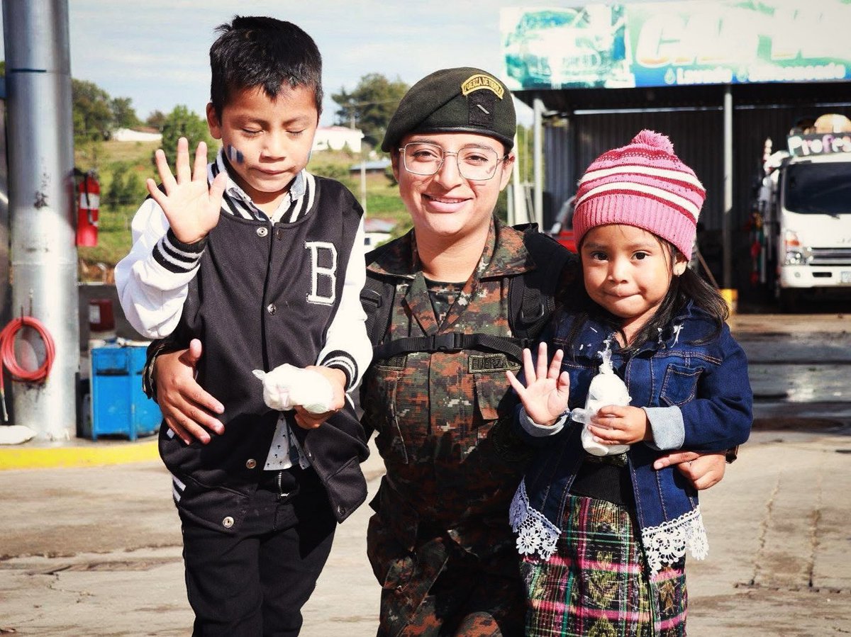 ¡Buenas tardes #Guatemala! 🇬🇹🫡

Soldados del Ejército de Guatemala, velarán por ti; desde cada rincón del país, reafirmamos nuestro compromiso con la población guatemalteca.