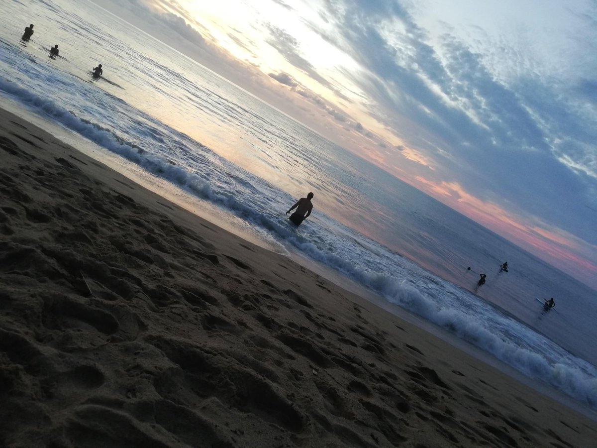 And if I show you my dark side
Will you still hold me tonight?
And if I open my heart to you, show you my weak side
What would you do?