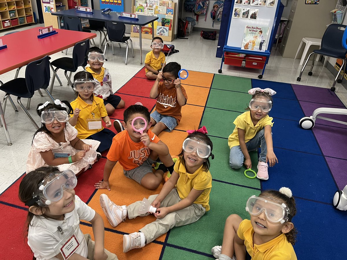 vaviles01's tweet photo. Today our young scientists learned why goggles matter and had a blast watching colors dance in milk with just a touch of soap! #patriotpride #futurescientist https://t.co/mjJ9vImZQb
