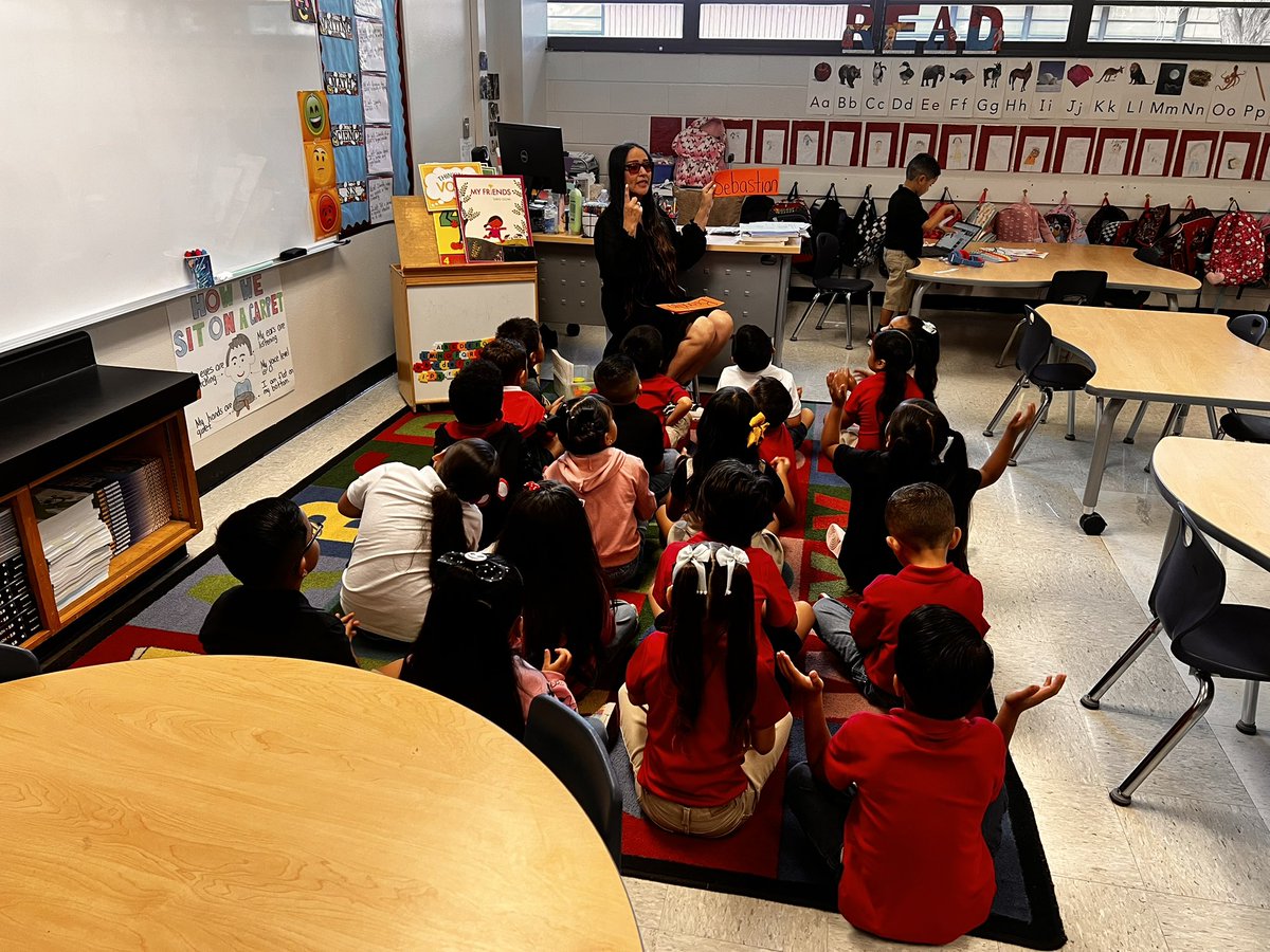 Hueco_Elem's tweet image. Ms. Sias is an incredible kindergarten teacher! 🌟 Her love and patience create a classroom where every child thrives. Students are learning at high levels and having fun doing it! 🍎💛 #AmazingTeacher #KinderMagic #TeamSISD