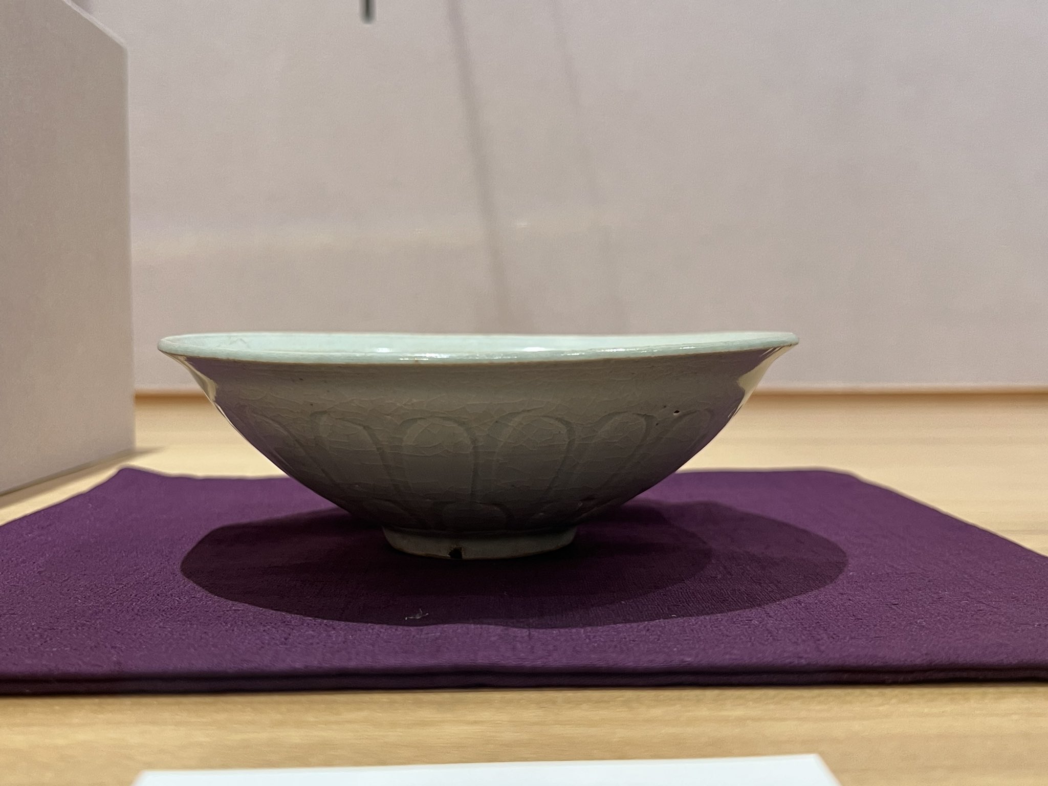 中国美術 白磁 蓮花魚紋 大碗(K-A403) 中国美術 白磁 蓮花魚紋 大碗(K-A403) - メルカリ