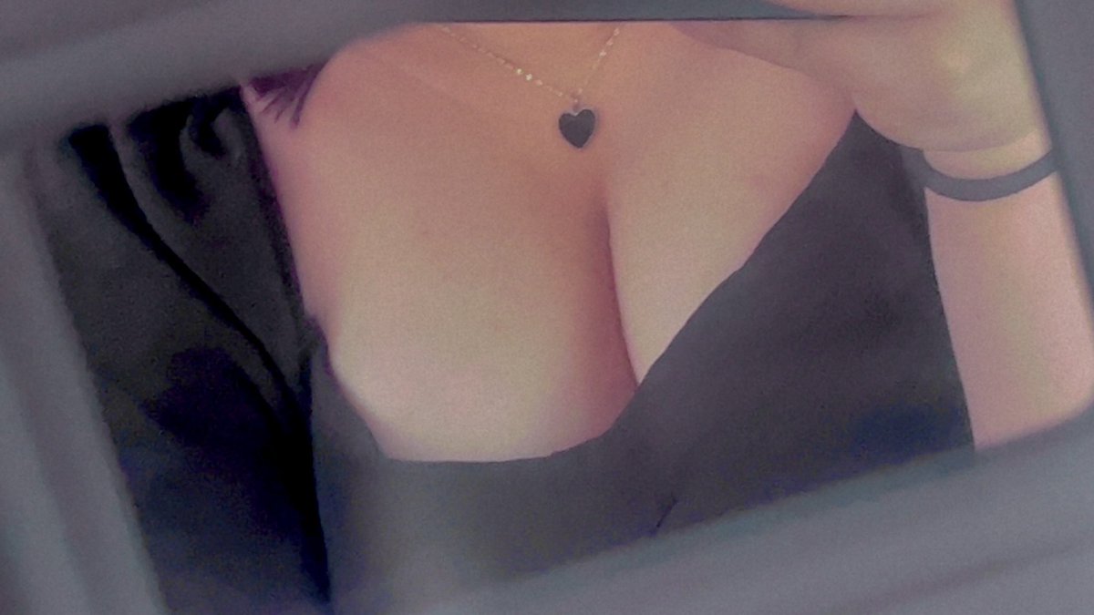 princessxwhre's tweet photo. More parking lot public flashing 

#nsfw #nsfwtwt #pornfuel #tits #fattits #boobs #slut #publicslut #nsfwtwtًً https://t.co/nDzPwFOeD3