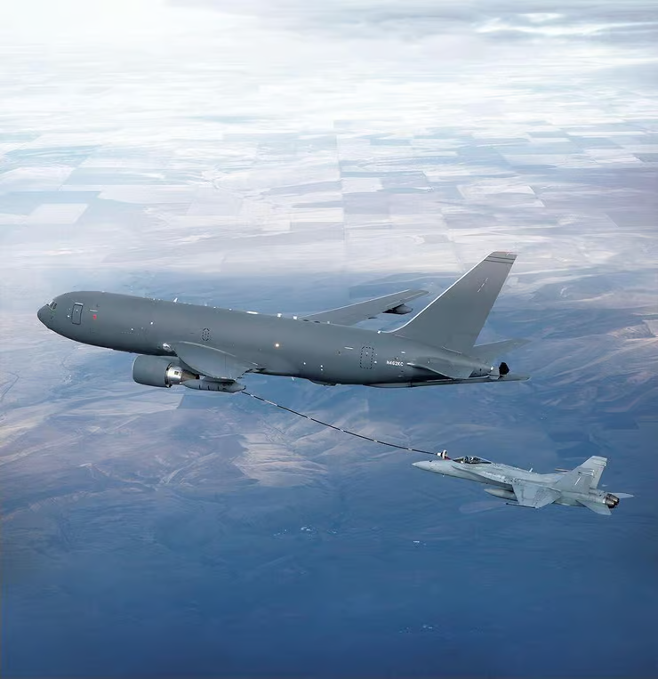 🇮🇱✈️ Israel duplica su capacidad de ataque estratégico contra Irán

El Ministerio de Defensa de Israel cerró un acuerdo con Boeing para adquirir dos aviones cisterna KC-46 adicionales, que se suman a los cuatro ya encargados. El primero llegará en pocos meses, convirtiendo a