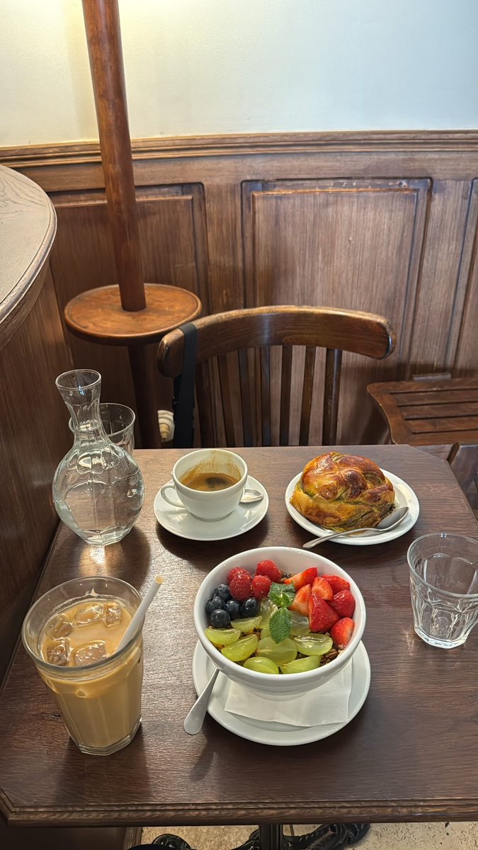 __rolla's tweet image. *