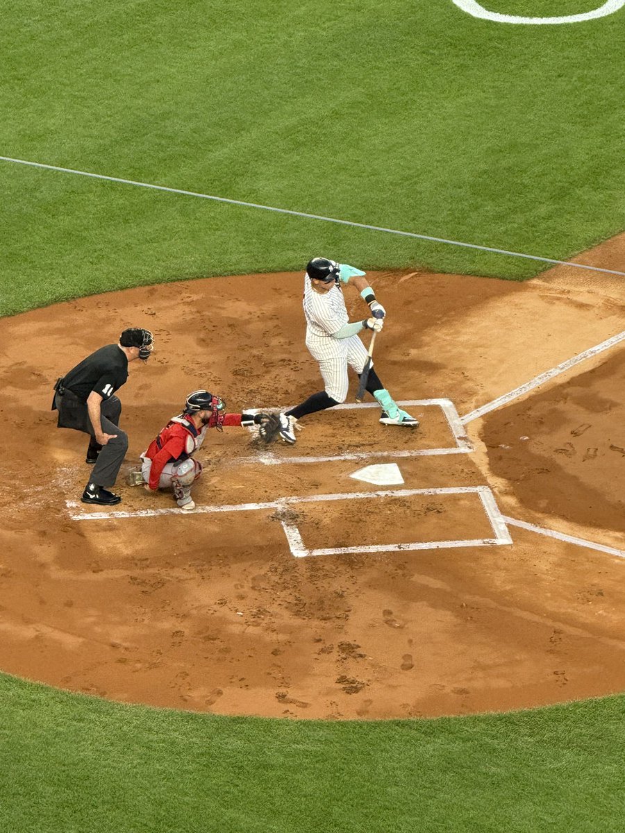 mscherb44's tweet photo. Time to score some runs!!!⚾️ https://t.co/TavFJcxCsi