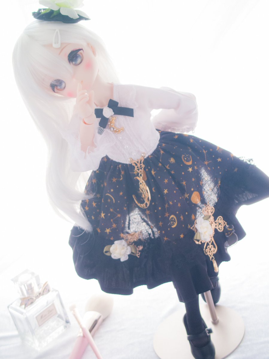 おはんよ⎛˶'ᵕ'˶ ⎞
昨日は遠征ついでに秋葉原のドルポで”ちょっとだけ”お買い物しようと思ったけど、良きお洋服を見つけたからそれに合わせてタイツと靴と、ついでにスタンドも買っちゃった😉
う゛っ…可愛い😇😇😇

お洋服はLOVESHOCKDROPさん（<a href="/Loveshockdrop2/">LOVESHOCKDROP</a>）

#おはドル
#うちのこかわいい