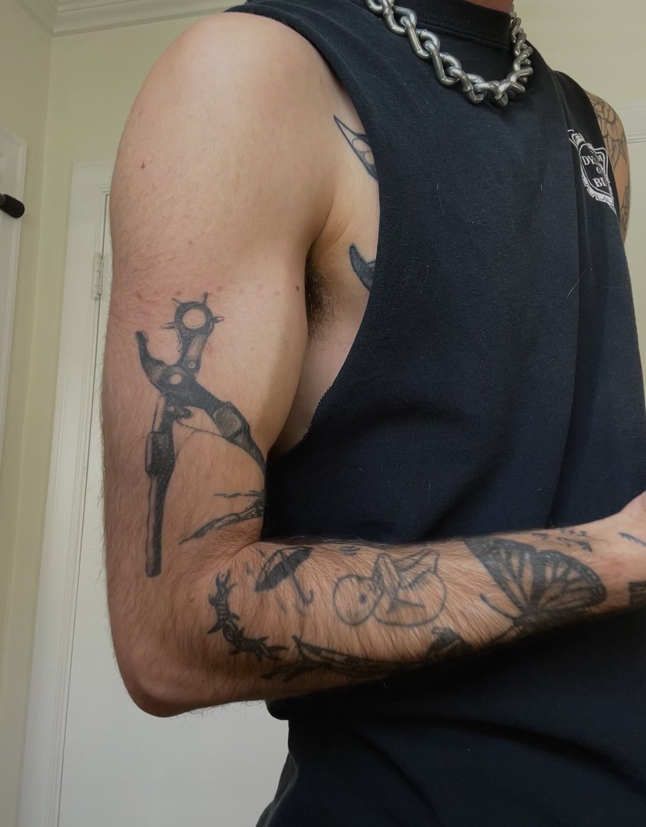 ohhhh you’re autistic and need pain stimulus? i’m sure