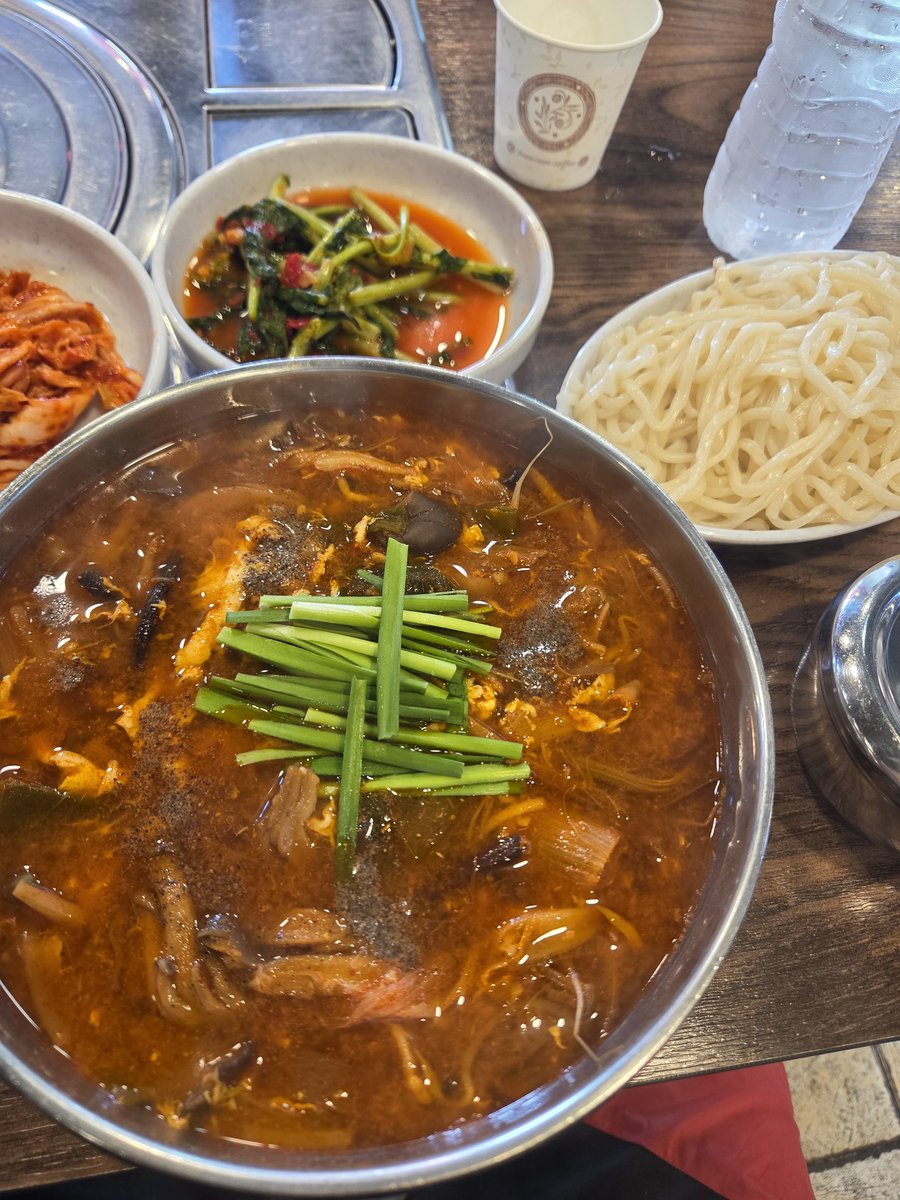 육개장+칼국수+보리밥+공기밥 1.0
신세계육칼
인천 서구 신현로 40 원창아트빌 1층 (출처 : 네이버 검색) naver.me/5Pi8Eqmp