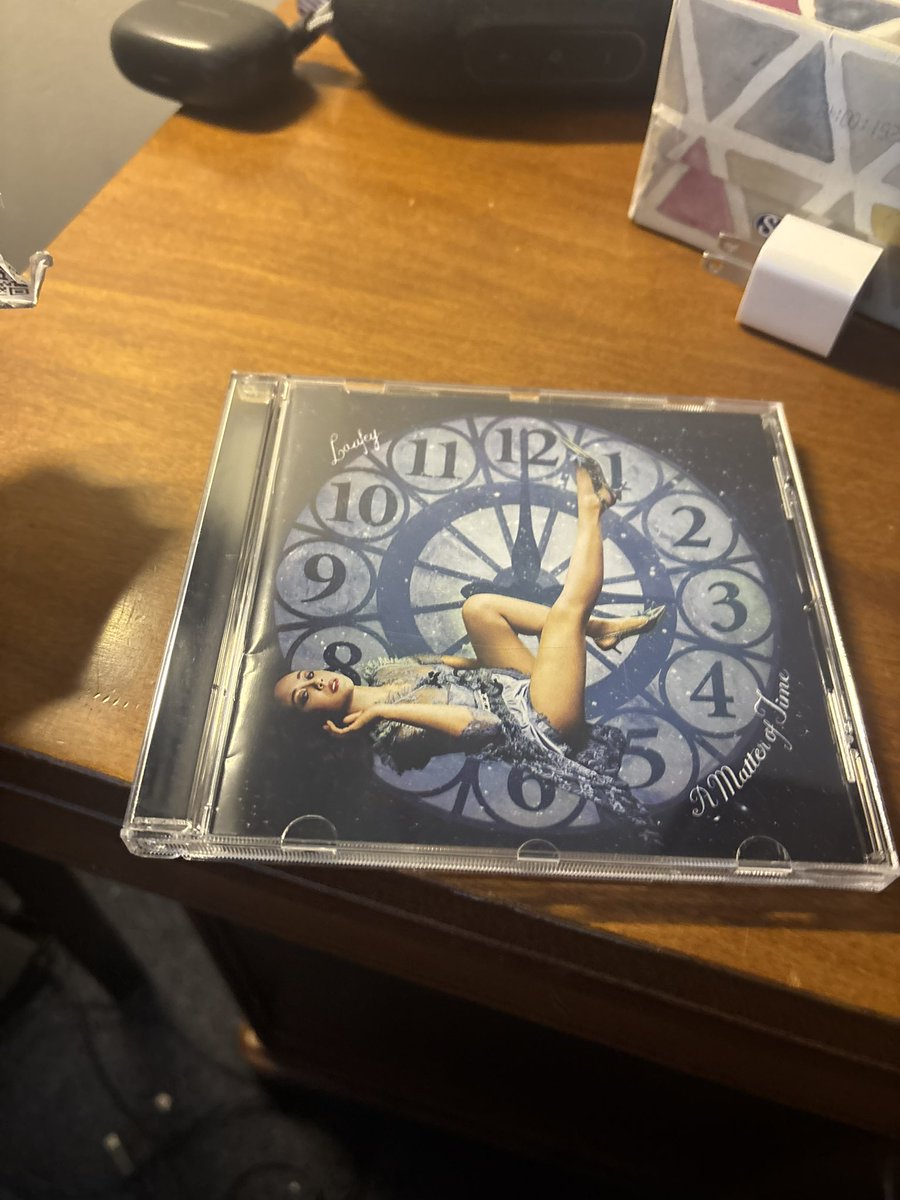 Got myself the new Laufey album