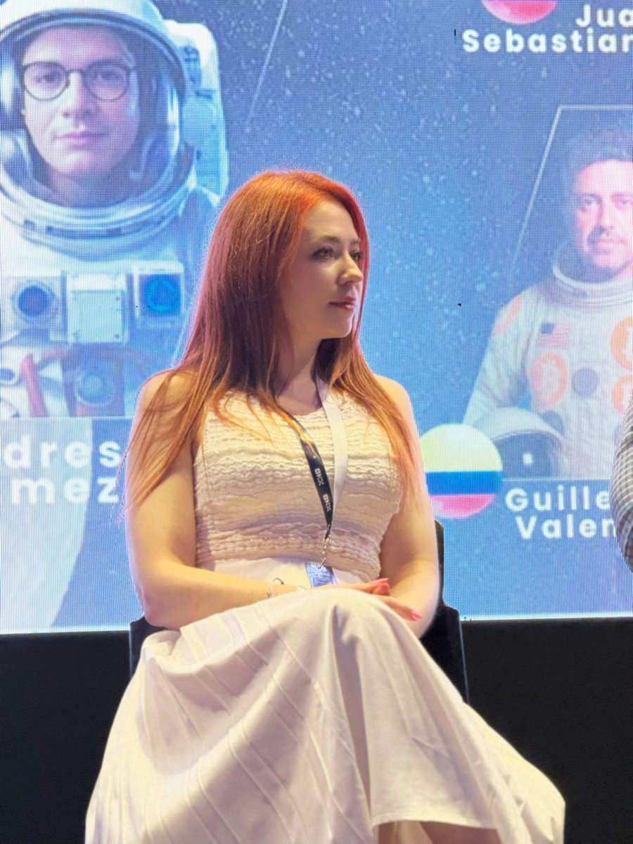 MariaFrancesMac's tweet image. Gracias @Criptolatinfest por la oportunidad de estar en el panel “Cripto sin límites, pero con reglas” 🙌 Grateful to all the amazing panelists who shared the stage with me to talk about these topics on regulation and the role of recruiting and contracting globally and in LATAM