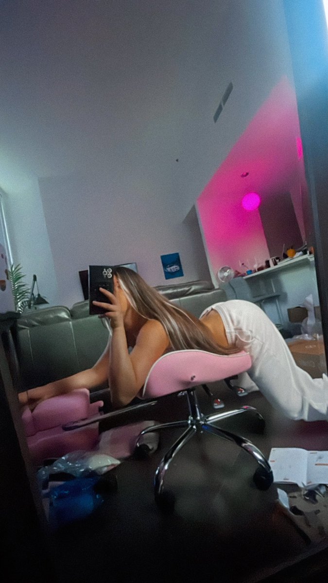 gabrielle🦋 tweet media