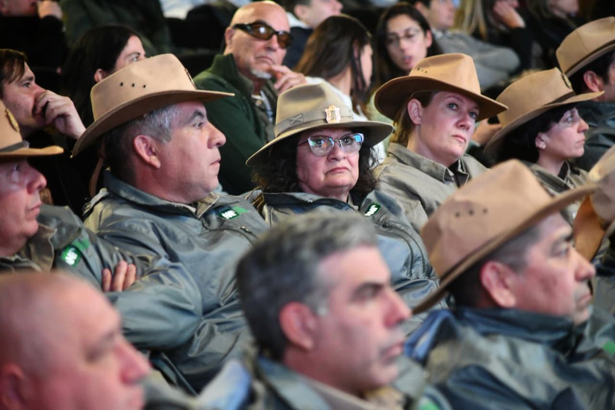 AREAS PROTEGIDAS Y DIA DEL GUARDAPARQUE PROVINCIAL
Participamos hoy del acto junto a la ministra de Ambiente y Economía Circular, Victoria Flores y funcionarios  donde se  incorporaron  cuatro Reservas Privadas al sistema provincial de conservación.
#Ambiente #Reservas