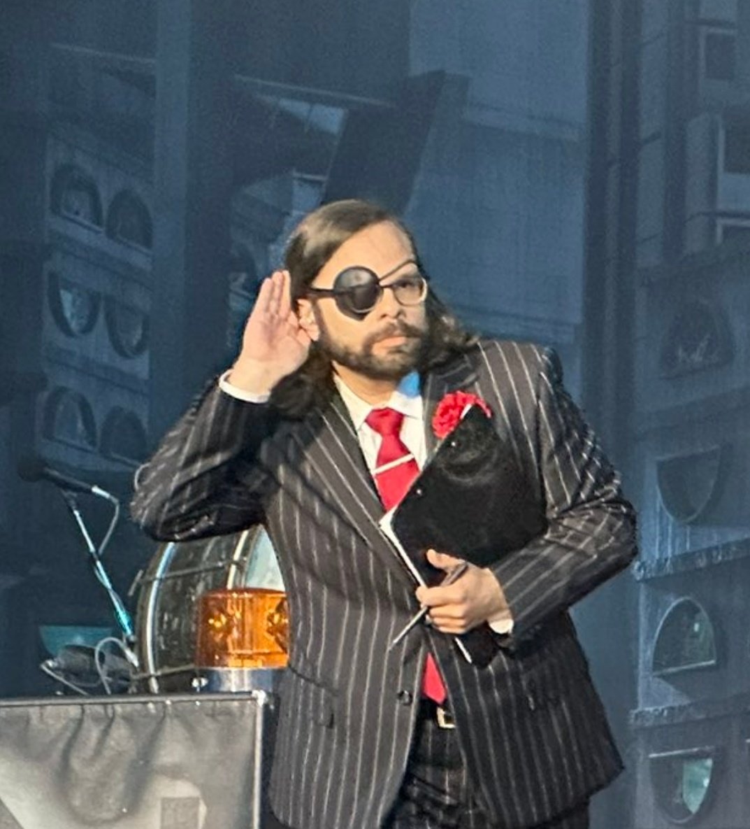 RAY TORO SHOT HIS ASS IN THE EYE