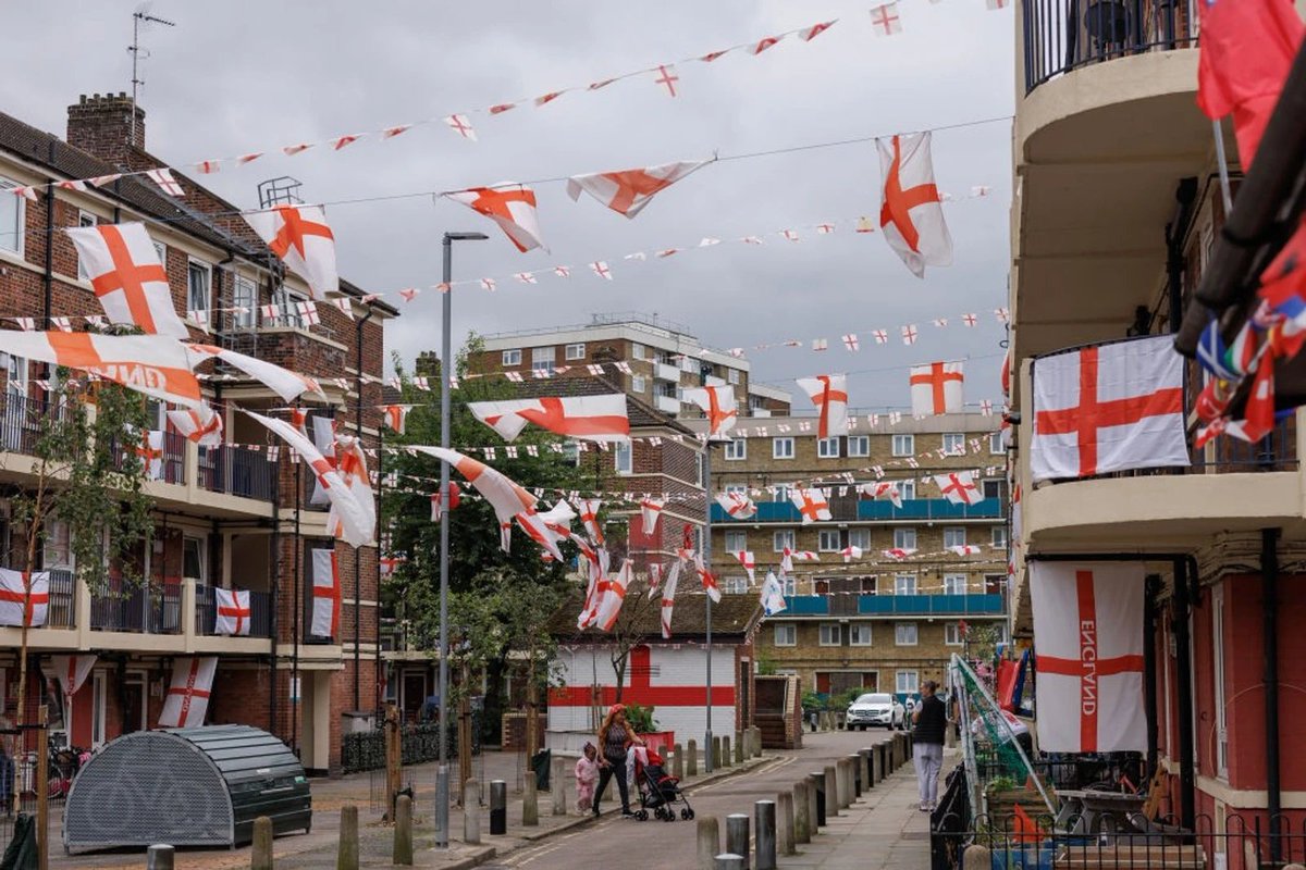 ENGLAND! What a GLORIOUS thing to behold.