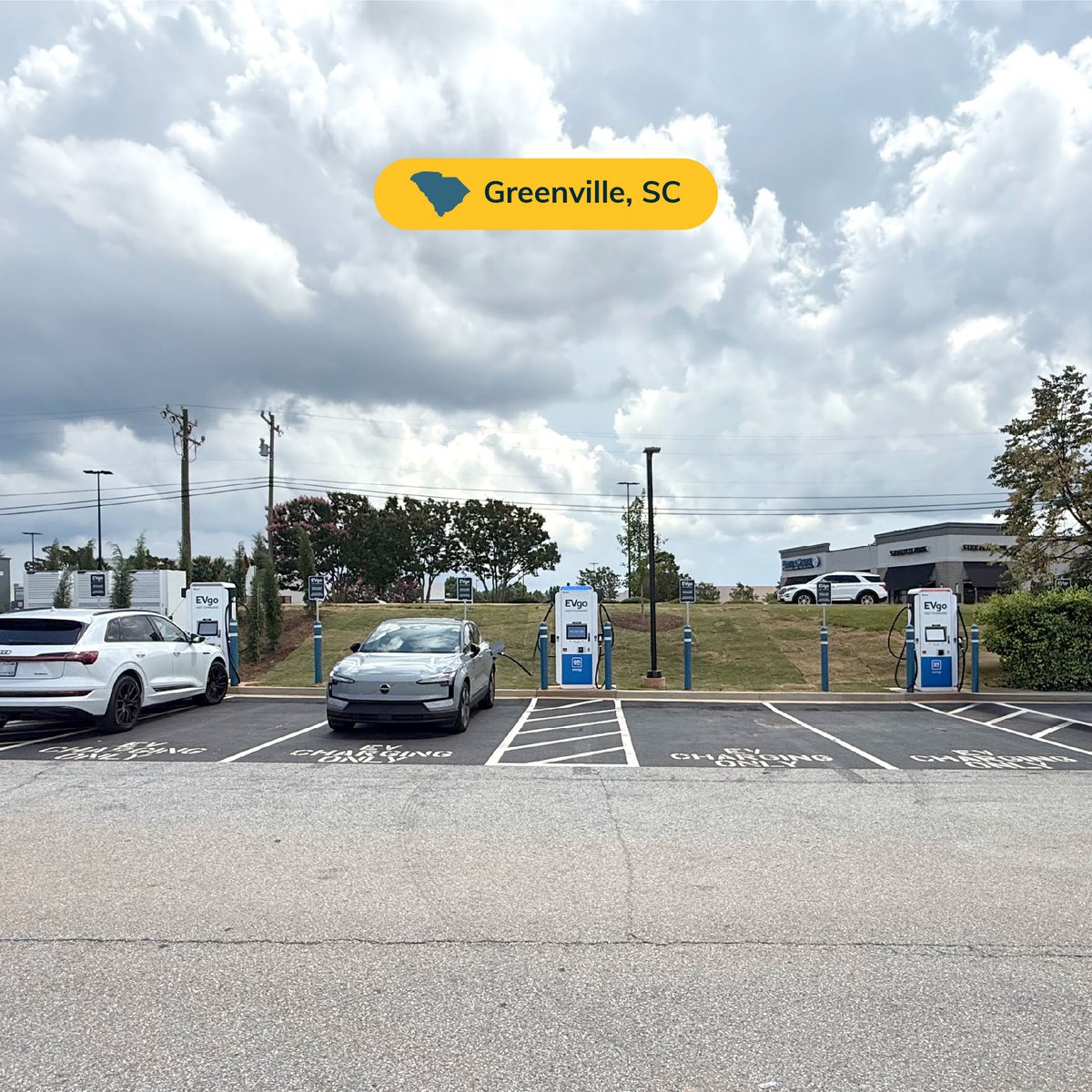 evgonetwork's tweet image. 6 charging stalls with 350 kW chargers are now available at Target, 1112 Woodruff Rd in Greenville, SC, in collaboration with GM. Get your Target run done while your EV charges. #EVgo #Fastcharging #GMEnergy