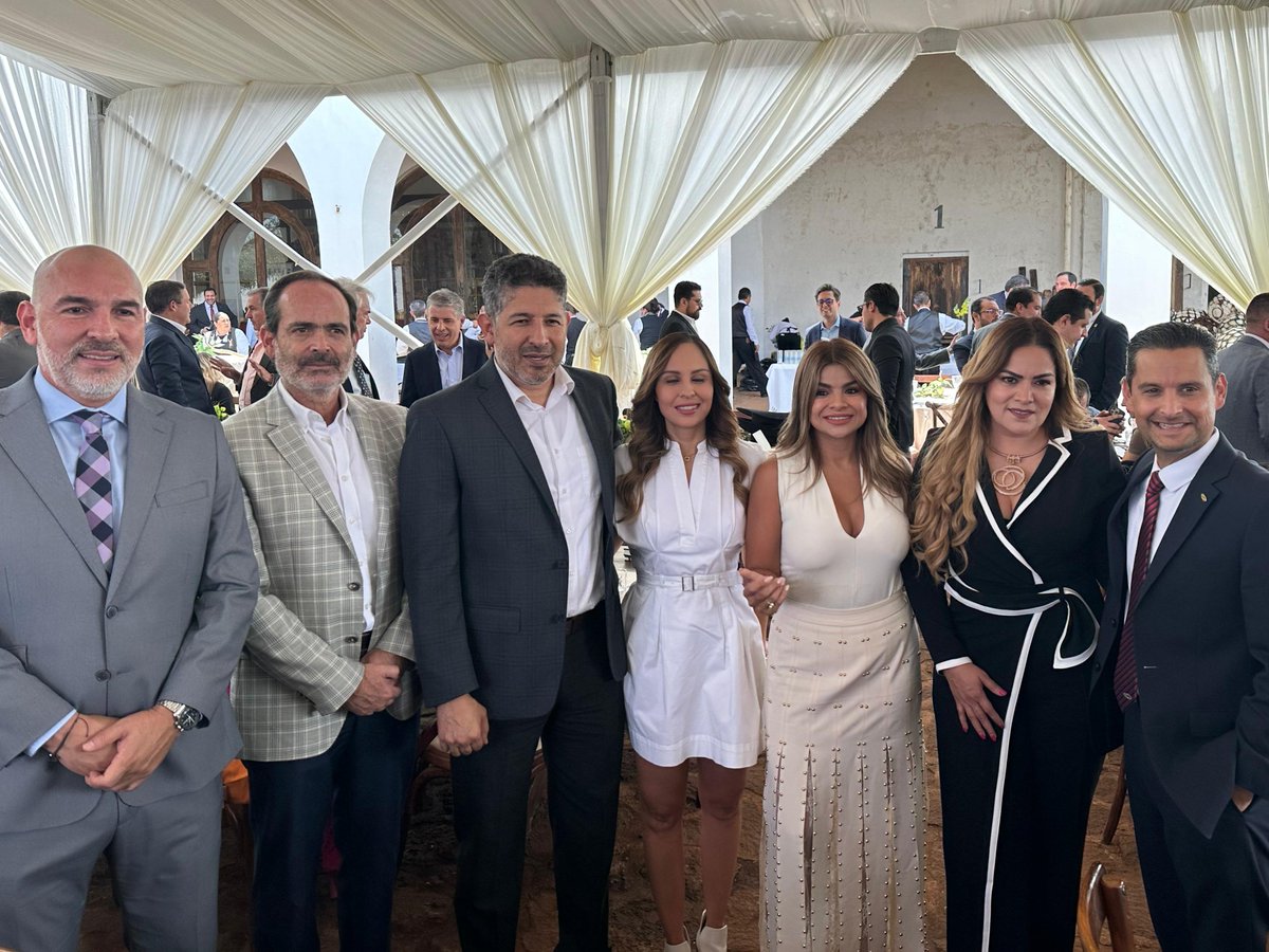 Asistí, junto con mi amigo y presidente nacional de <a href="/cmicnacional/">cmic nacional</a>, el Ing. <a href="/LuisMendezJaled/">FuerzaConstructiva</a>, a la Sesión de Mesa y Consejo Directivo de @concamin_mx, convocada por su presidente, Alejandro Malagón Barragán.