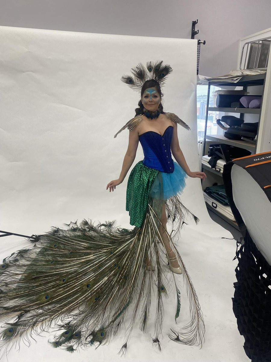 estellerlong's tweet image. 15th July 2024 Behind the scenes Pictures and some edited by me for @beautyschoolnorwich with @madisontarrant hair Stylist forever exam and a lovely lady who done my makeup (please tag)
#norwichschoolofhairandbeauty #creativehair #peacock #madisontarrant #estellelongmodel