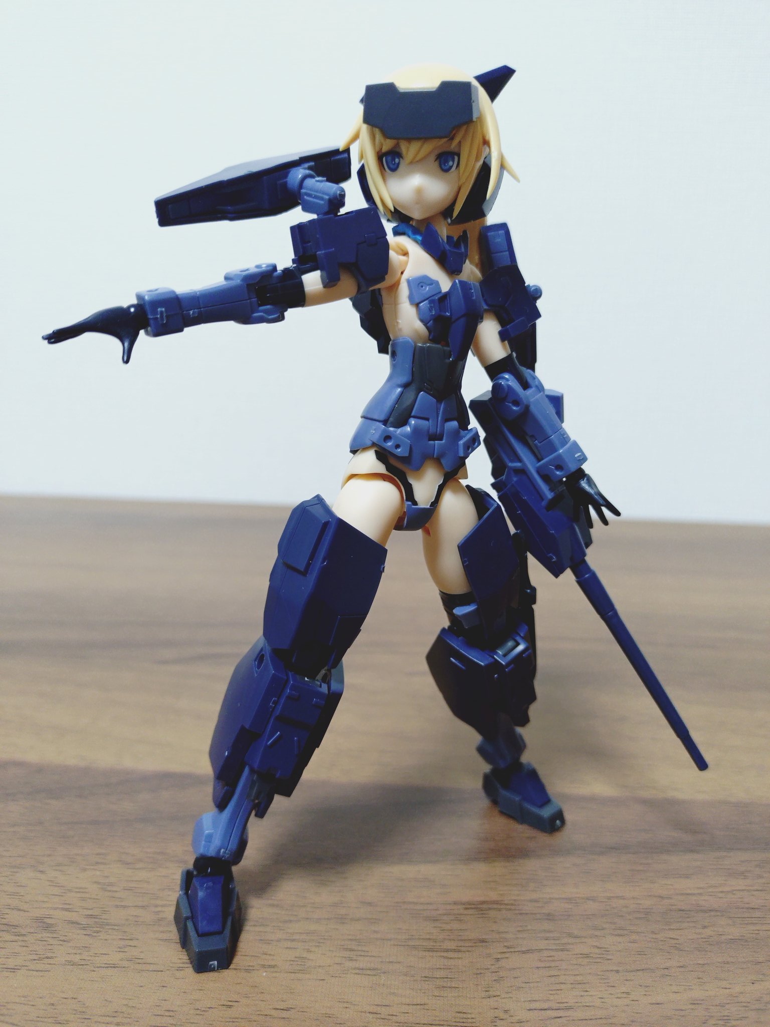 フレー厶アームズ・ガール - Search / X