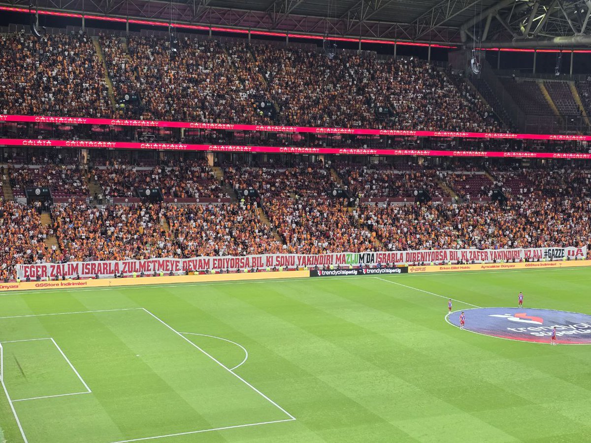 "EĞER ZALİM ISRARLA ZULMETMEYE DEVAM EDİYORSA BİL Kİ SONU YAKINDIR! MAZLUM DA ISRARLA DİRENİYORSA BİL Kİ ZAFER YAKINDIR!"

Hz. ALİ

#Ultras #FreePalestine