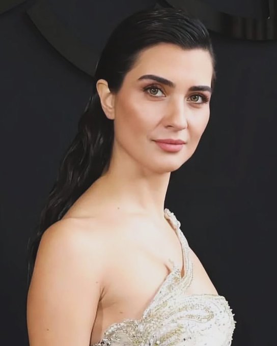 ألقِ نظرة على أبرز نجمات تركيا اللواتي خضعن لعمليات تجميل الأنف، وكيف ساعدت هذه الخطوة في تعزيز جمالهن وإطلالاتهن المميزة. زوري الرابط لاكتشاف التفاصيل #تجميل 