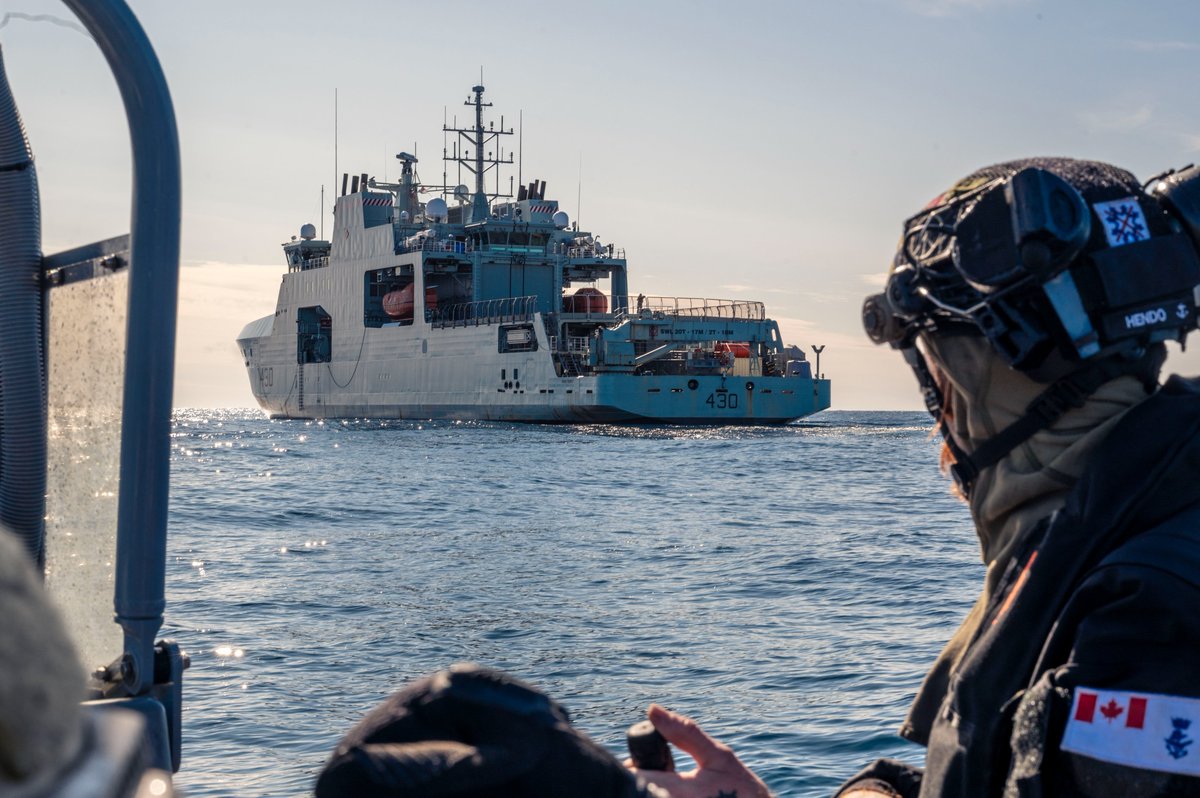 JTFN_FOIN's tweet image. #LSV ? « nunakput » est un mot inuktut qui signifie « l'eau à travers la terre ».

C'est pourquoi la prochaine série d’Op NANOOK, qui sera lancée dans deux semaines, s'intitule NUNAKPUT—une référence appropriée au passage du Nord-Ouest.

📸: Sgt Alana Morin &amp;amp; Cpl Brendan Gamache