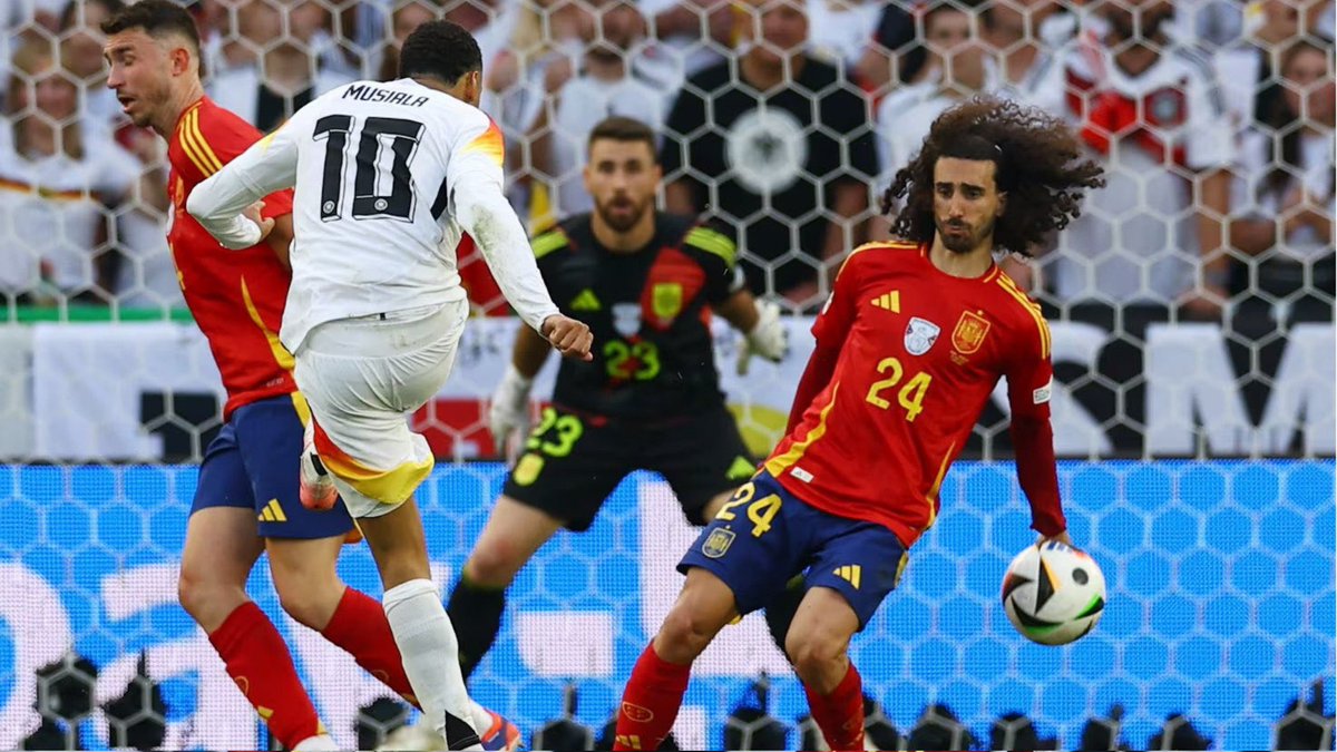 The Antony Taylor handball treble:
Roma - Sevilla 2023: Europa League final
Germany - Spain 2024: Euro’s quarter final
Liverpool - Bournemouth 2025: Senesi playing basketball