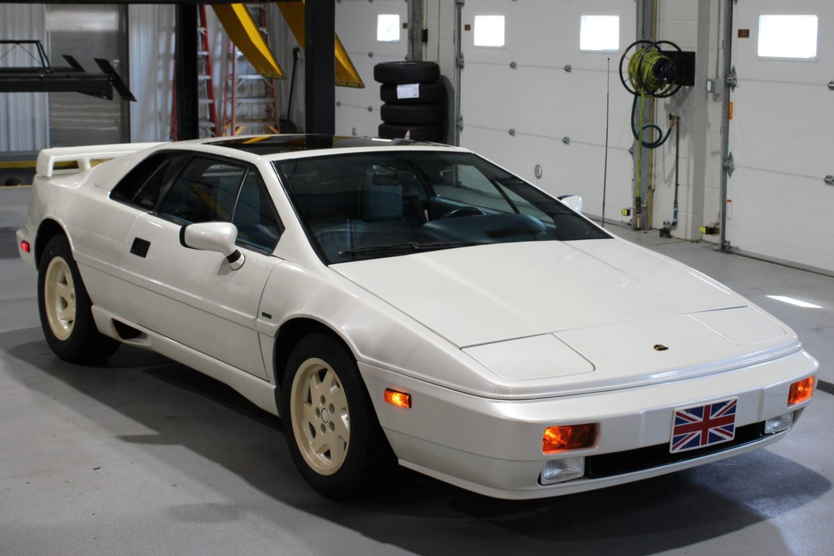 Sold: 13k-Mile 1988 Lotus Esprit Turbo Commemorative Edition for $61,000. bringatrailer.com/listing/1988-l…