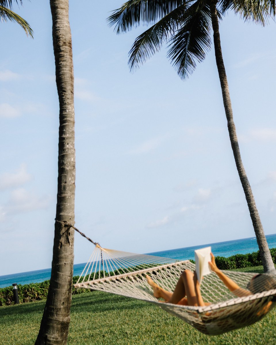 Today’s agenda: hammocks, clear skies, and turning a new page, preferably one soaked in sunshine.

#FSOceanClub #FourSeasons #VisitNPI