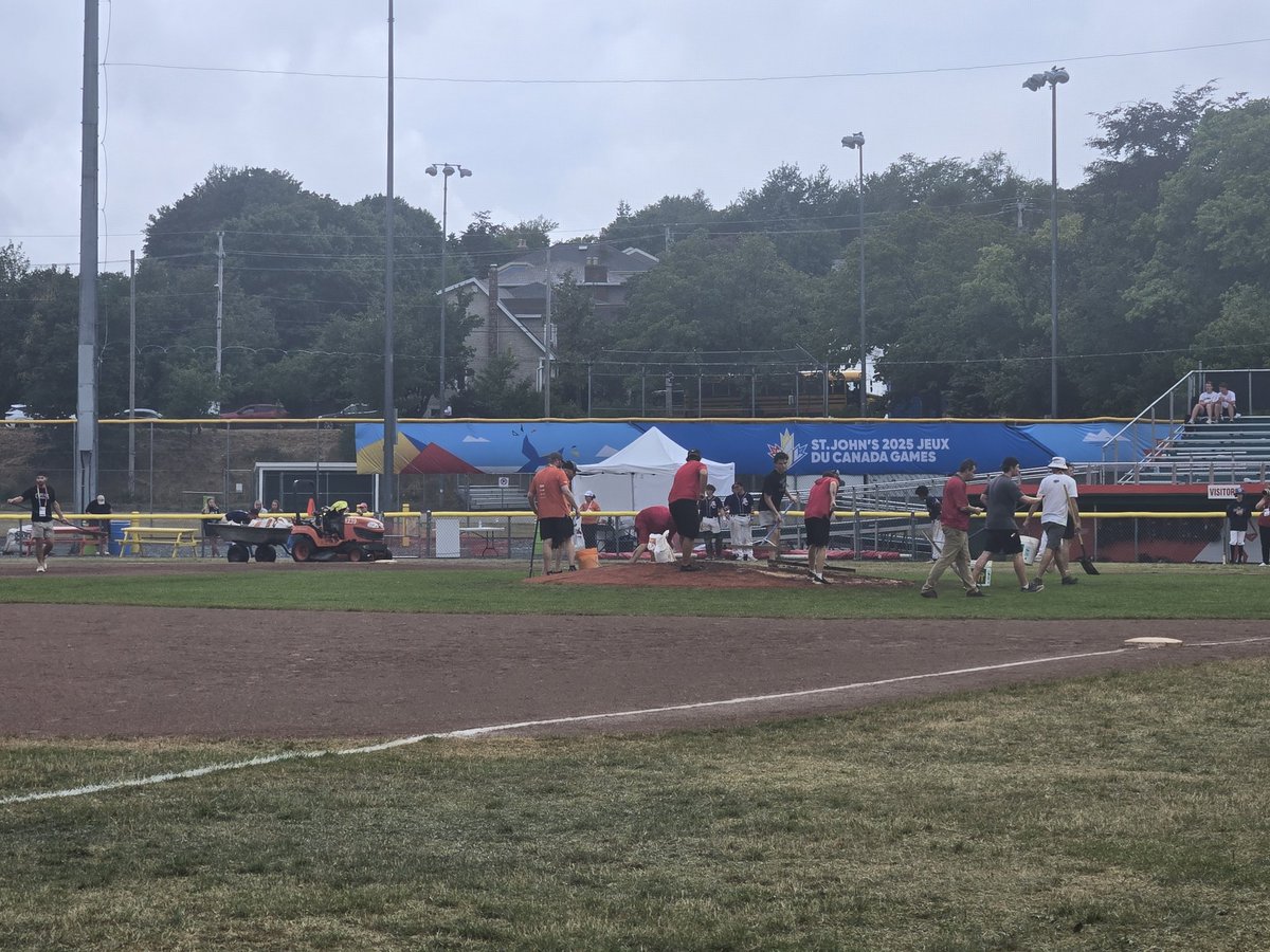 It takes a village...kudos to the crew at St Pats Ball Park, who are working hard to get the <a href="/Baseball_BC/">Baseball BC 🇨🇦</a> and PEI semi-final to resume.
<a href="/BaseballNL/">Baseball NL</a> <a href="/CanadaGames/">Canada Games | Jeux du Canada</a>
