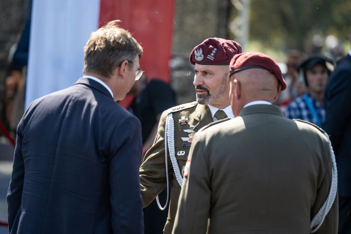 _6BPD_'s tweet image. 🇵🇱15 sierpnia 2025- Święto Wojska Polskiego oraz udział spadochroniarzy z 6 Brygady Powietrznodesantowej w Wielkiej Defiladzie🇵🇱

W tym wyjątkowym dniu na warszawskiej Wisłostradzie mogliśmy zobaczyć dziś żołnierzy i sprzęt  #6BPD  oraz innych jednostek Wojsko Polskie