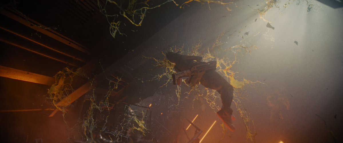 JackOCine's tweet image. Train fantôme lancé à toute allure, ses wagons plein à craquer de références au reste de la saga, #AlienRomulus mise sur une introduction redoutable et une mise en scène retorse. Un opus plus immersif que terrifiant, terriblement bien cadré. Le film sortait il y a un an.