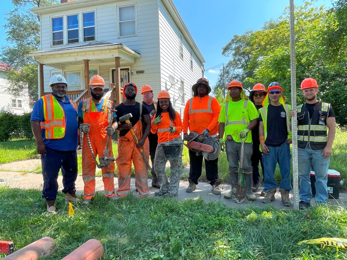 DWM Crew working hard putting in new sewer mains at 88th and Harvard!