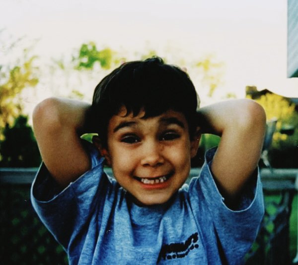 henderrushme's tweet photo. With your smile, the darkest days become clear days.
What can I say, you have been a very special part of my childhood. Thank you, thank you and thank you for every year that you have made me happy, for everything.

Happy day and happy life! @TheCarlosPena ❤️ https://t.co/TBNSvhVg7X