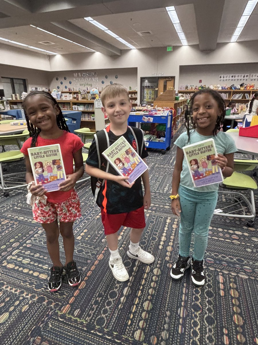 MrsWestReads's tweet photo. When these are the moments you get to capture during the day, you can’t help but feel thankful. @RobeyRockets are becoming even stronger readers! #WeAreWayne @WayneTwpSuper https://t.co/oA8rdthPLO
