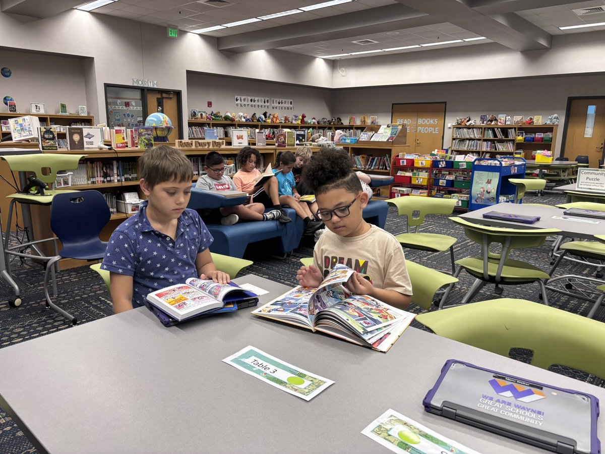 MrsWestReads's tweet photo. When these are the moments you get to capture during the day, you can’t help but feel thankful. @RobeyRockets are becoming even stronger readers! #WeAreWayne @WayneTwpSuper https://t.co/oA8rdthPLO