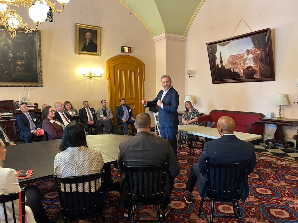 AG Yost spoke with the 2025 Leadership Ohio fellows at the Statehouse today, sharing insights on leadership and the importance of building a better Ohio.