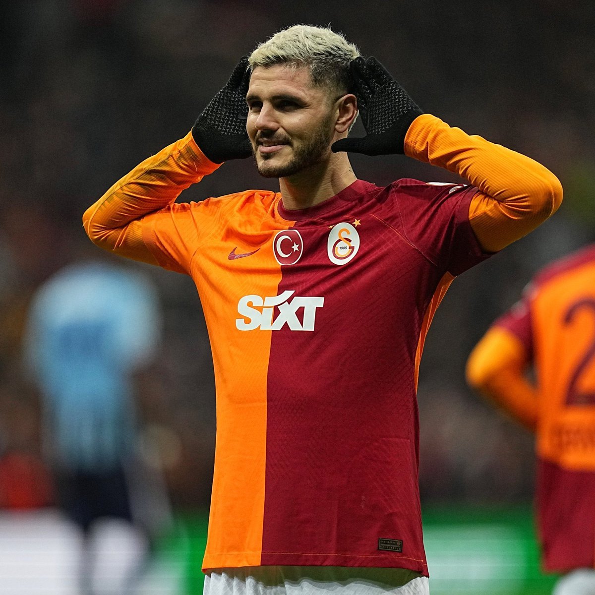 Kral geri döndü..! 

#GSvKG Galatasaray - Karagümrük