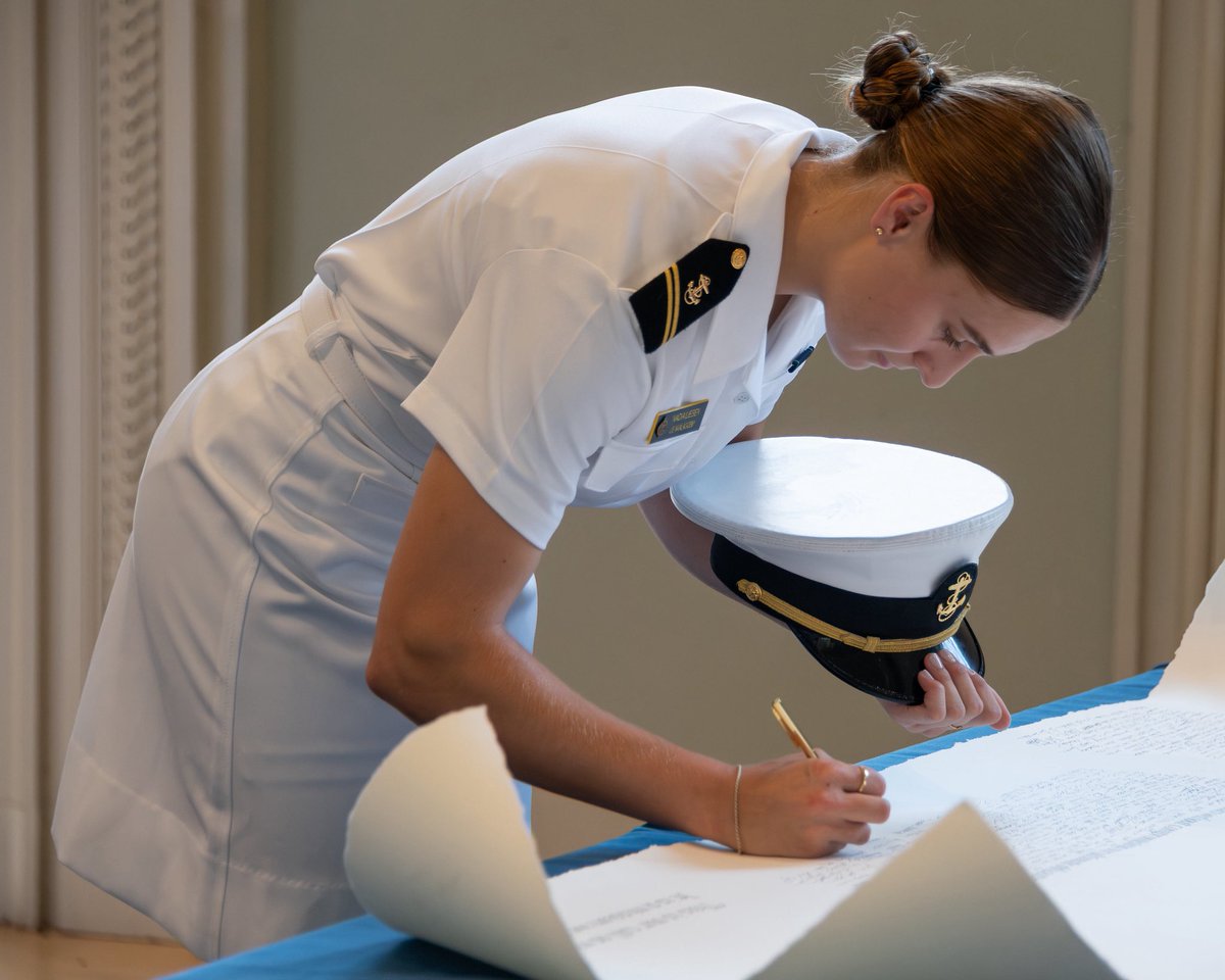 Navy Athletics tweet media