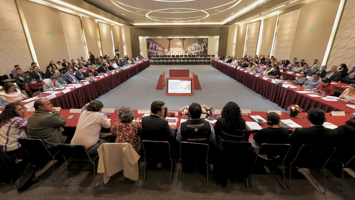 Arturo Medina (@arturomedinap) on Twitter photo Hoy en la <a href="/SEGOB_mx/">Gobernación</a> se desarrolla el #EncuentroNacional de Autoridades Encargadas de la Protección de Personas Defensoras de #DDHH y #Periodistas del <a href="/Mecanismo_MX/">Mecanismo de Protección Federal</a>.
Nos acompañaron la fiscal especializada en materia de Derechos Humanos, Sara Irene Herrerías, y el fiscal especial Hoy en la <a href="/SEGOB_mx/">Gobernación</a> se desarrolla el #EncuentroNacional de Autoridades Encargadas de la Protección de Personas Defensoras de #DDHH y #Periodistas del <a href="/Mecanismo_MX/">Mecanismo de Protección Federal</a>.
Nos acompañaron la fiscal especializada en materia de Derechos Humanos, Sara Irene Herrerías, y el fiscal especial