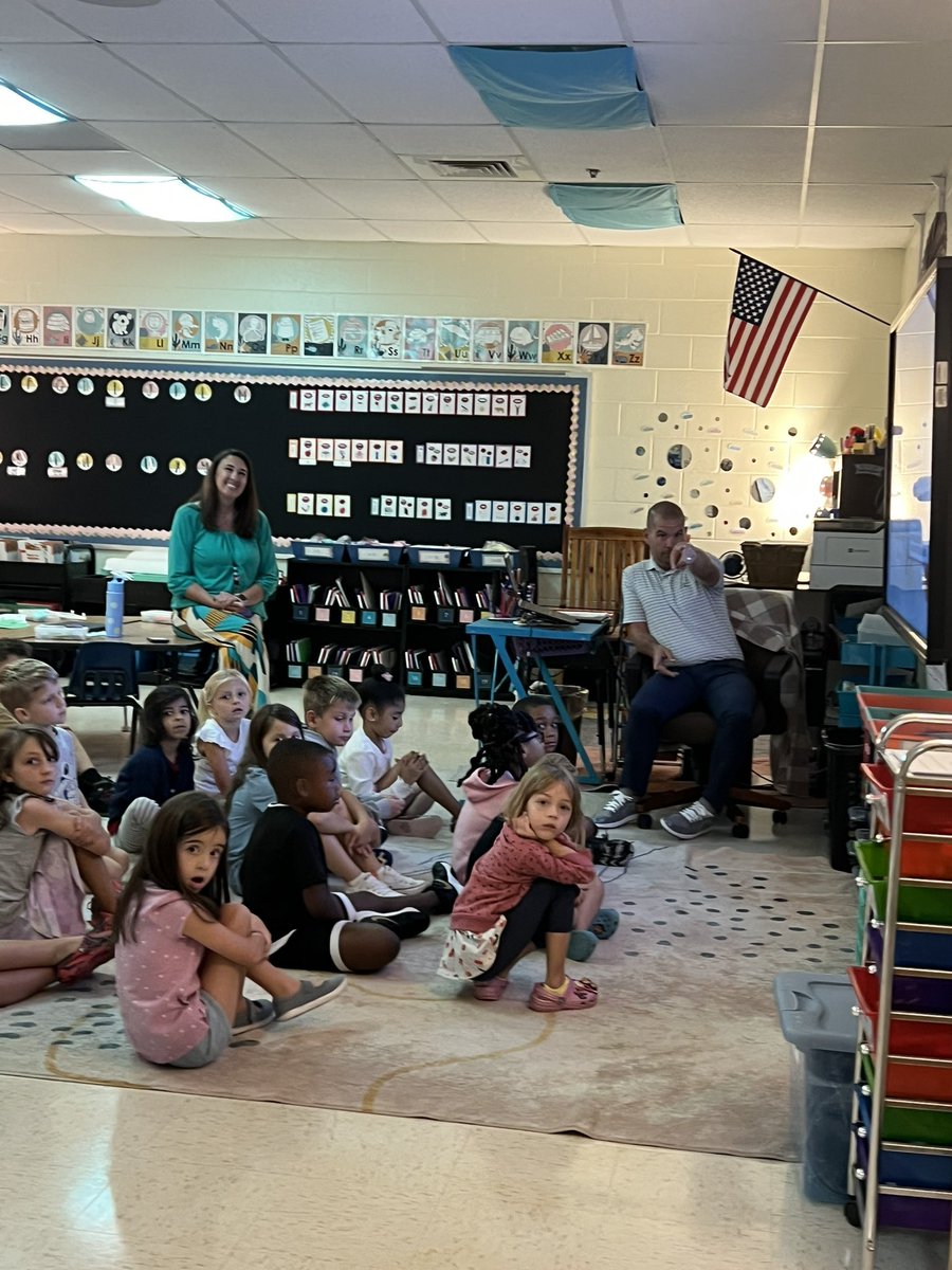 Kempcougars's tweet image. Your administrators spent the week meeting w all 900 Kemp cougars to review our expectations &amp;amp; remind everyone how to live out our mission to #LearnLeadExcel! Our Kindergarteners did such an excellent job listening &amp;amp; learning we ended the town hall w/ a dance party. @cobbschools