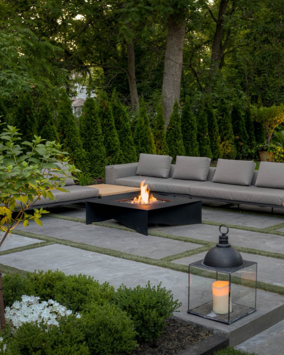 paloform's tweet image. A calm retreat shaped by form and foliage.

With its geometrical lines, the Fold #firepit brings warmth and structure to this lush #backyard in Thornbury, Ontario. 

#Paloform