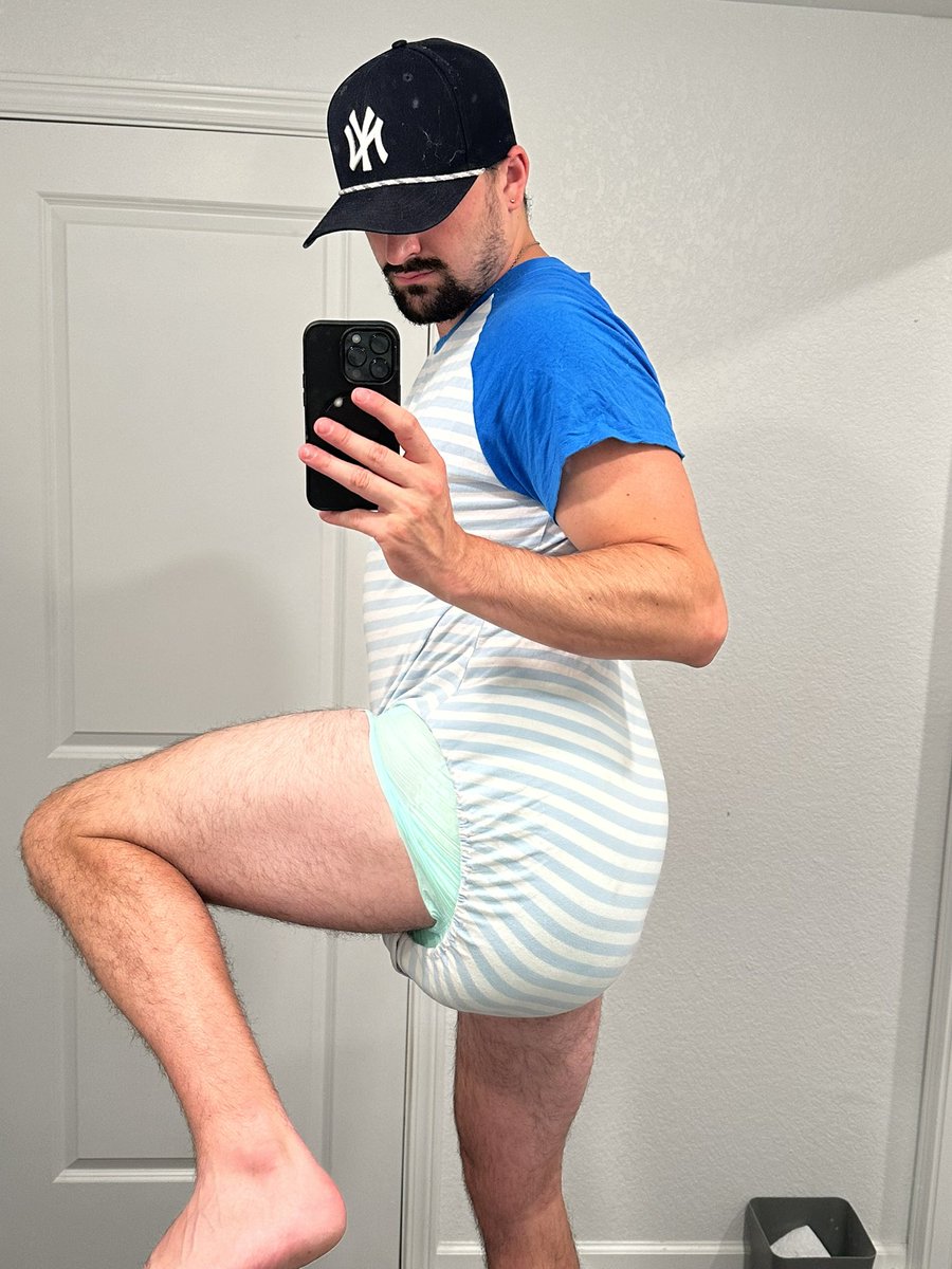 Okay I might need a change 🤭
#abdl 
#diaperboy
#abdlboy