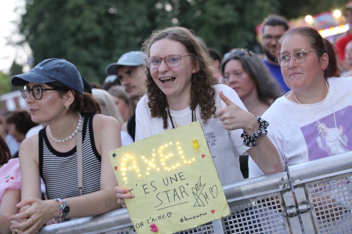 L’ambiance est montée encore d’un cran aux Grandes Prairies !

🎶 Axel Marbeuf, demi-finaliste de la Star Academy, son énergie communicative et ses morceaux pop rock ont fait chanter et danser le public.

#Arras #Fêtedesgrandesprairies #15août #concert #Staracademy