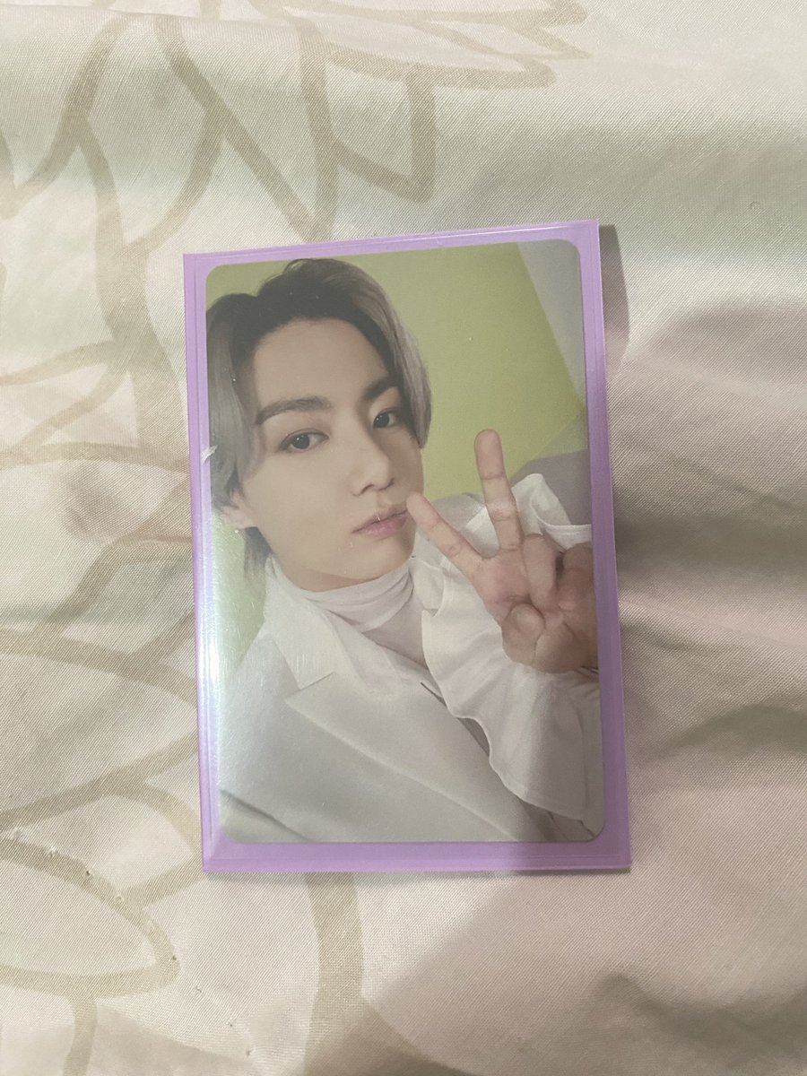 pdbyjungkook's tweet photo. 💌 feedback super positivo pra @btxtcardcaptor que me vendeu esse card LINDO! a compra foi muito tranquila e veio bem embalado, obrigada 📦🩷 https://t.co/gzahtmIzIn