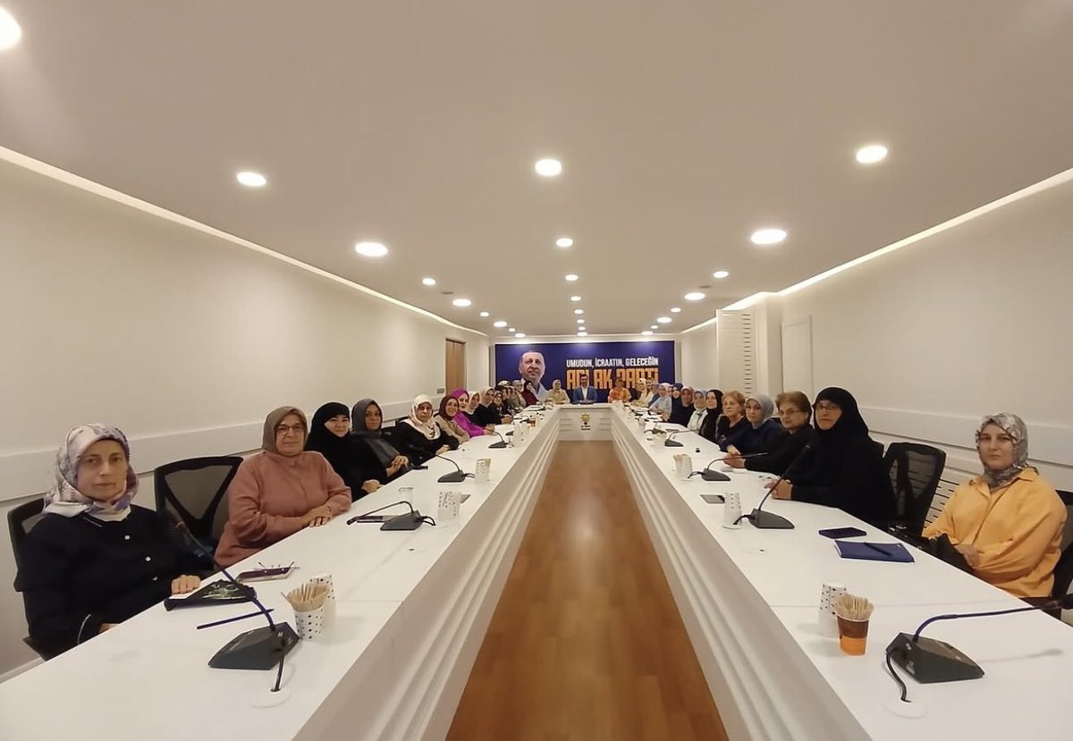 Ayfer KUBİLAY (@ayferkubilay) on Twitter photo Üsküdar İlçe, Başkanlığı görevine atanan <a href="/TahaSaricaoglu/">Taha Sarıcaoğlu</a> kardeşimizi tebrik ediyor, yeni görevinde, muvaffakiyetler diliyorum.
Sıcağı sıcağına, Toplantımıza katılım sağlayarak, mutluğunu kadın kolları ile paylaşması çok kıymetli. Üç kademe birliğimizin gücü ile her daim. Üsküdar İlçe, Başkanlığı görevine atanan <a href="/TahaSaricaoglu/">Taha Sarıcaoğlu</a> kardeşimizi tebrik ediyor, yeni görevinde, muvaffakiyetler diliyorum.
Sıcağı sıcağına, Toplantımıza katılım sağlayarak, mutluğunu kadın kolları ile paylaşması çok kıymetli. Üç kademe birliğimizin gücü ile her daim.