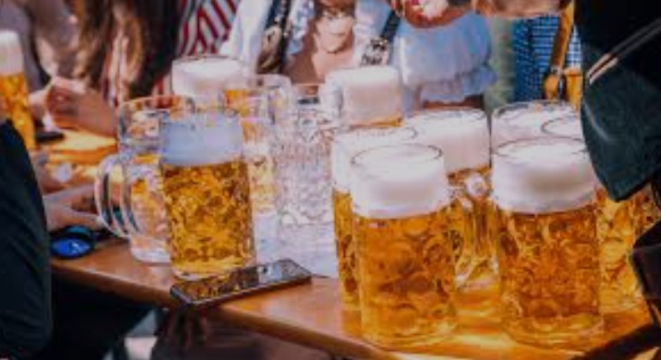 The 3-30-300 rule dictates a keg of your average draft beer will degrade at the same rate over three days at 90 degrees Fahrenheit as it would over 30 days at room temperature — roughly 72 degrees Fahrenheit. However, that same keg will last 300 days at 38 degrees Fahrenheit.