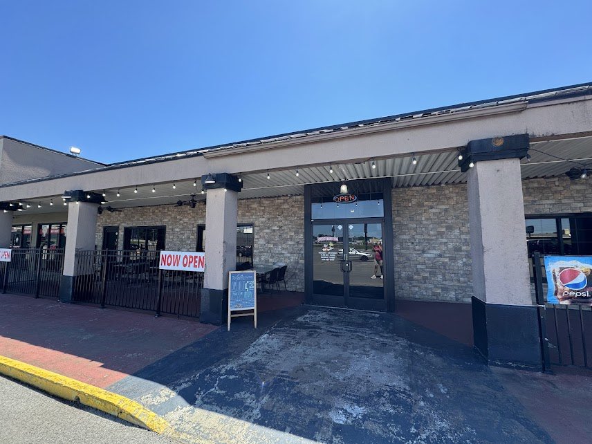 bmartens26's tweet photo. RESTAURANT SPACE FOR LEASE
Glasgow KY Ford Centre Shopping Center 270-303-1474 for details https://t.co/vTZLbqDZbe