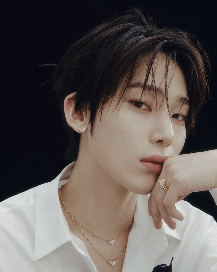 ftalsunoos's tweet photo. sunoo looks so majestic with jewelry https://t.co/JXi0Brnqyj
