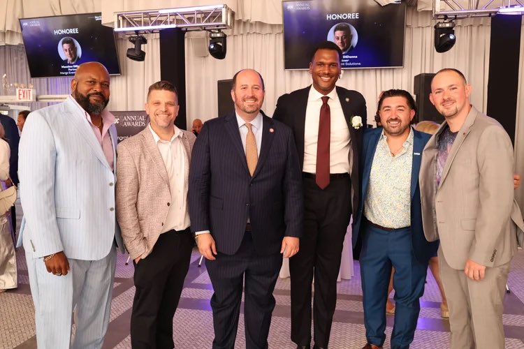 Honored to be named Elected Official of the Year at @siedc’s Gala. Proud to work with SIEDC and partners driving growth, creating jobs, and building a stronger future. Thanks to CEO @mikecusicksi and the team for strengthening our economy and community.